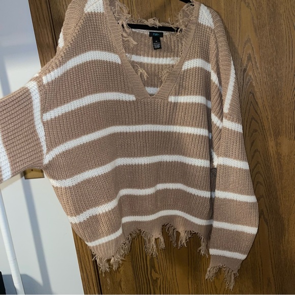 Cropped sweater - Picture 2 of 2